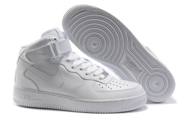 Женские кроссовки Nike Air Force