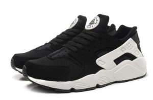 Nike Huarache черные с белым (35-45)