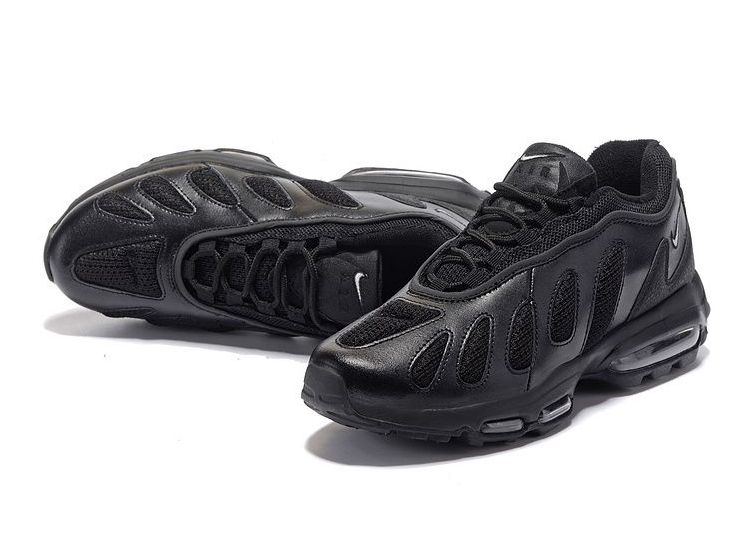 triple black air max 96