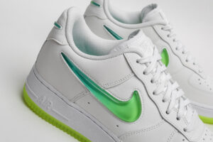 Nike Air Force 1 LV8 белые-зеленые (35-39)