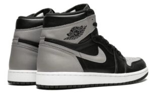 Nike Air Jordan 1 Retro черные с серым (40-44)